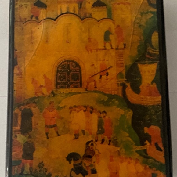 Vintage Russian Palekh Lacquer Box - Picture 2 of 6